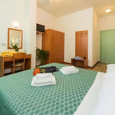 Hotel Bamby 3*